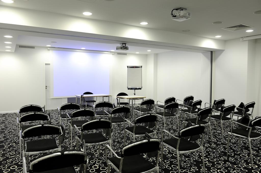 Hotel Kyriad Prestige Centre Gare