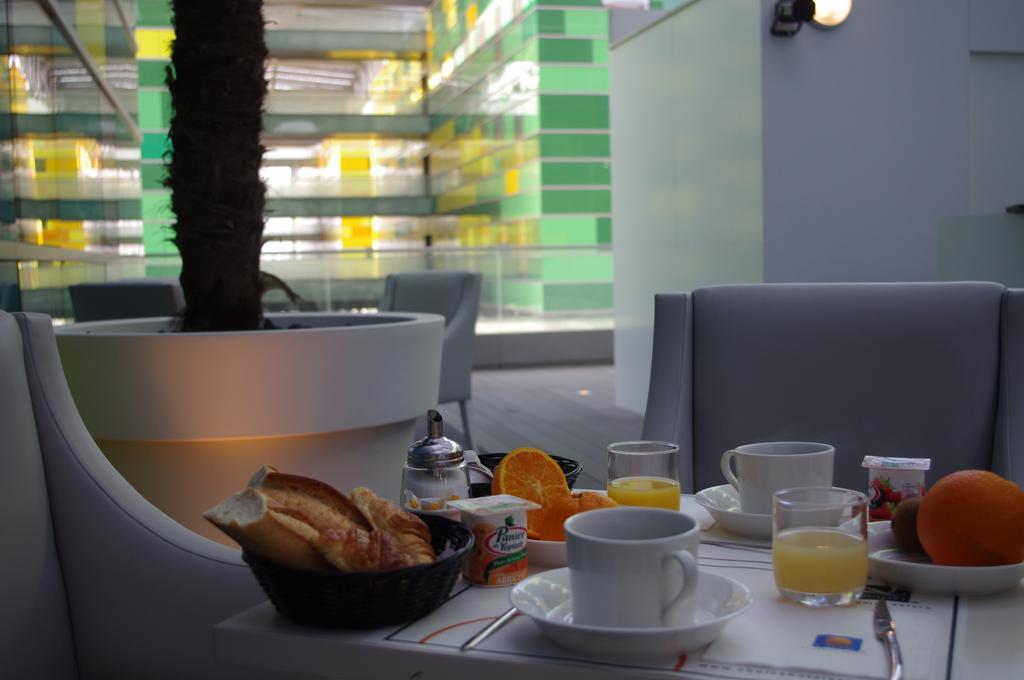 Kyriad Prestige Centre Gare Hotel 4*