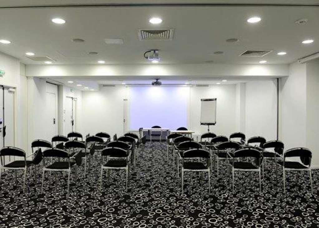 Hotel Kyriad Prestige Perpignan Centre del Mon 4*