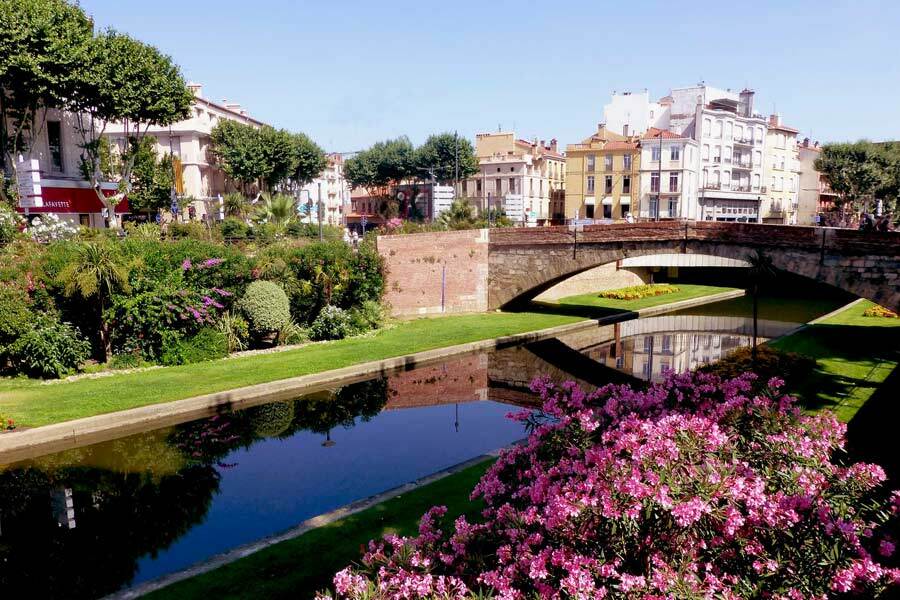 Kyriad Prestige Centre Del Mon Hotel 4*